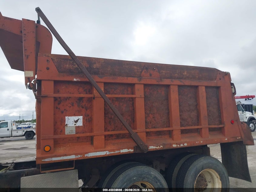 1988 Freightliner Conventional VIN 1FUP2CYBXJH331700 IAAI salvage auction — FRONT END, Salvage (Louisiana), sold $3,000 on 2026-07-09 (photo 7)