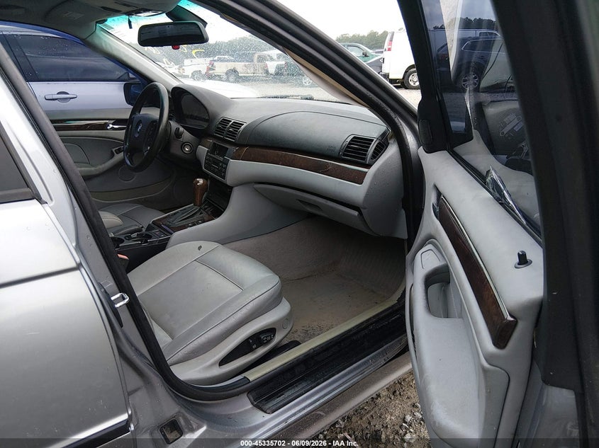 2004 BMW 3 series VIN WBAET37414NJ80862 IAAI salvage auction — SIDE, Salvage (South Carolina), sold $375 on 2026-07-07 (photo 5)