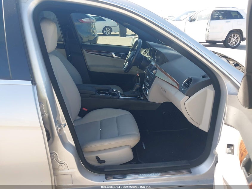 2012 Mercedes-benz C-klasse VIN WDDGF4HB7CR215505 IAAI salvage auction — FRONT END, Salvage (Texas), sold $225 on 2026-07-08 (photo 5)