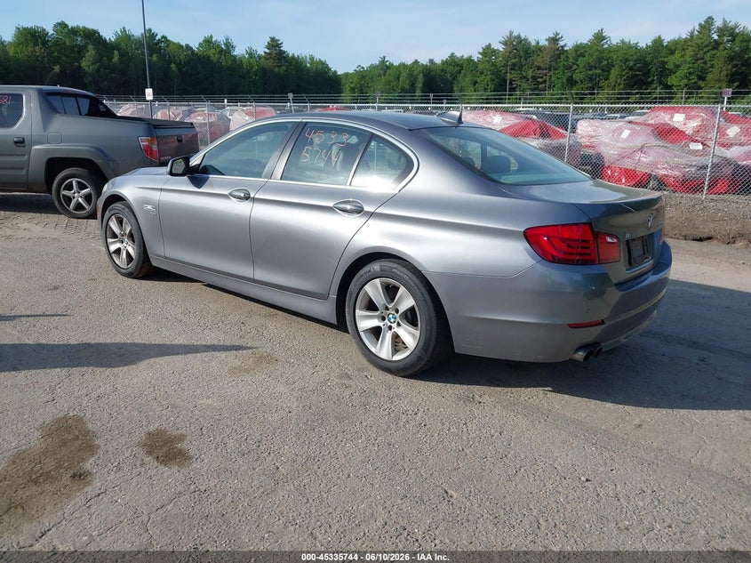 2012 BMW 5er VIN WBAXH5C5XCDW08047 IAAI salvage auction — NORMAL WEAR, Clear (Florida), sold $900 on 2026-08-01 (photo 3)