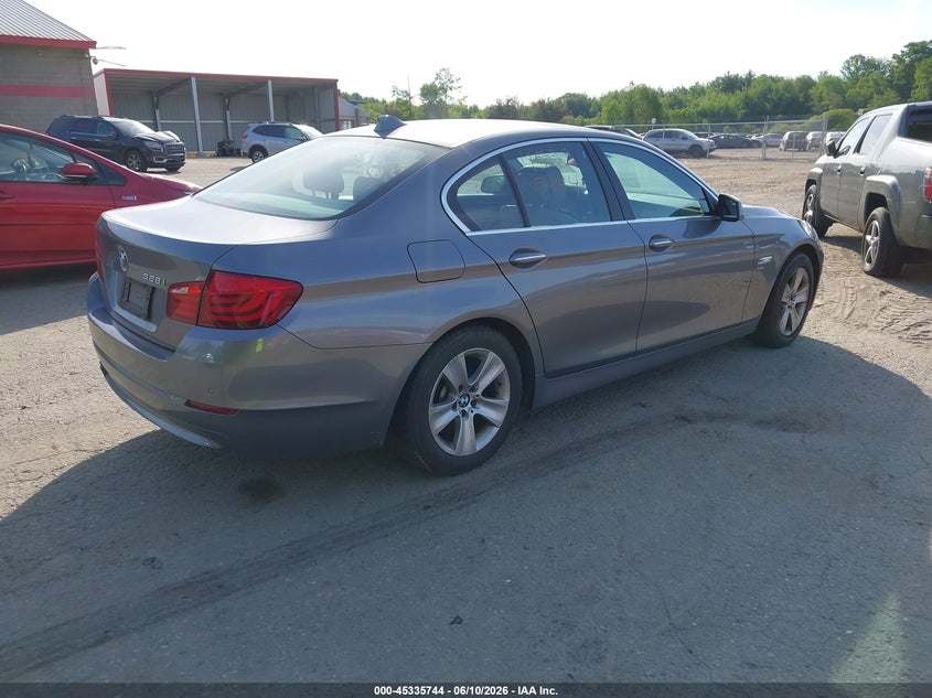 2012 BMW 5er VIN WBAXH5C5XCDW08047 IAAI salvage auction — NORMAL WEAR, Clear (Florida), sold $900 on 2026-08-01 (photo 4)