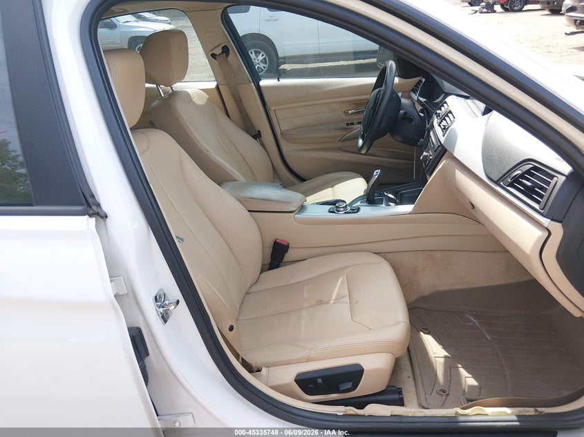 2012 BMW 3er VIN WBA3A5G50CNN65412 IAAI salvage auction — NORMAL WEAR, Salvage Title, sold $550 on 2026-07-15 (photo 5)