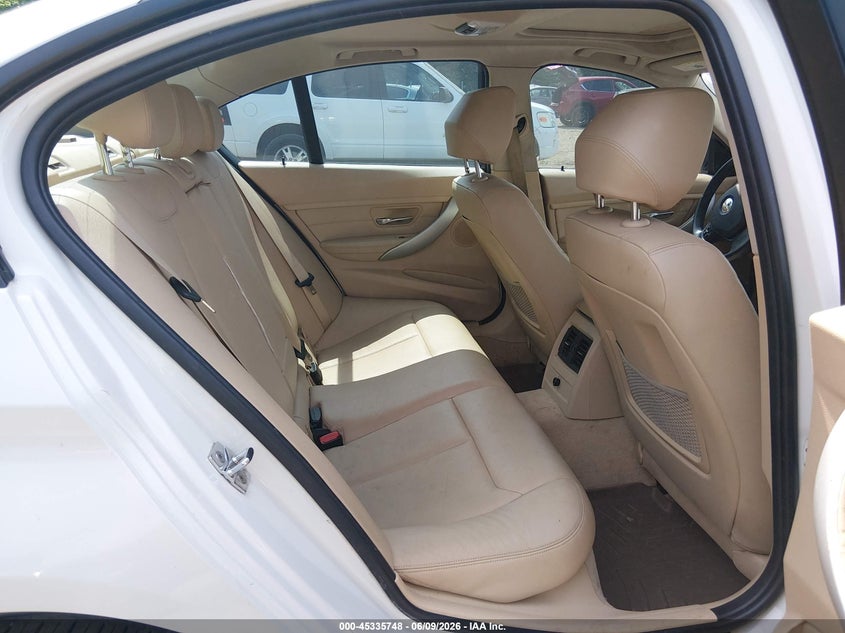 2012 BMW 3er VIN WBA3A5G50CNN65412 IAAI salvage auction — NORMAL WEAR, Salvage Title, sold $550 on 2026-07-15 (photo 8)