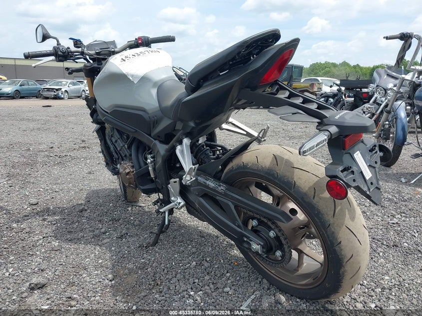 2024 Honda Cb VIN MLHRH1659R5000956 IAAI salvage auction — FRONT END, Salvage Title, sold $3,700 on 2026-07-28 (photo 3)