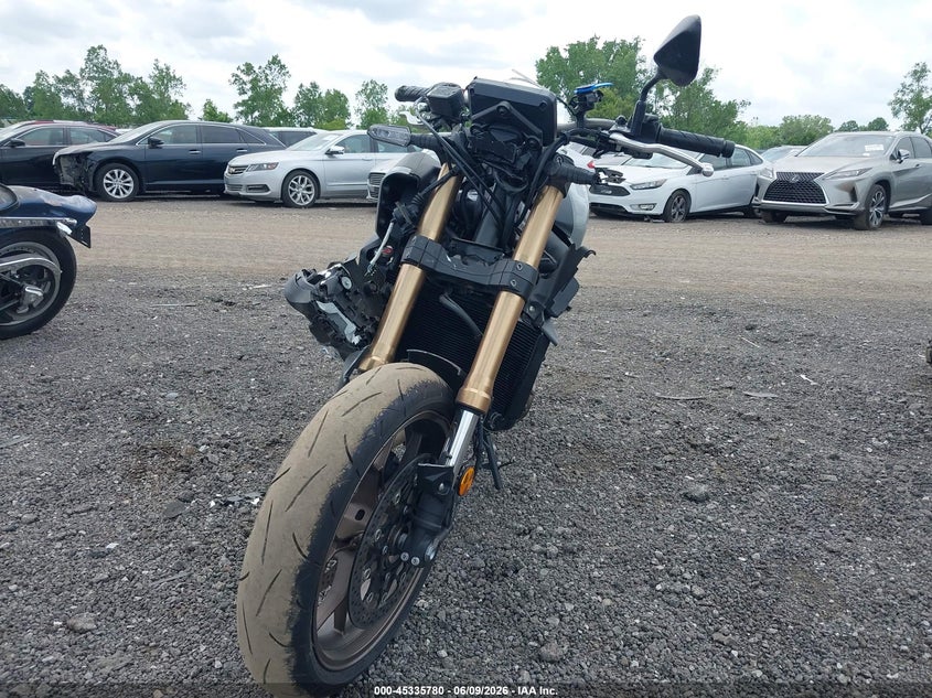 2024 Honda Cb VIN MLHRH1659R5000956 IAAI salvage auction — FRONT END, Salvage Title, sold $3,700 on 2026-07-28 (photo 5)