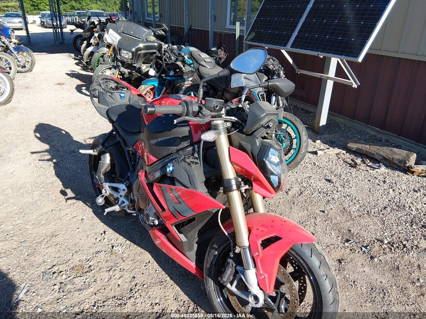 2022 BMW S 1000 VIN WB10E5306N6E37225 IAAI salvage auction — RIGHT SIDE, Junk Bill Of Sale Mv2459 (Wisconsin), sold $5,650 on 2026-07-08 (photo 1)