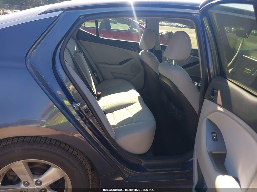 2015 Kia Optima VIN 5XXGM4A75FG470585 IAAI salvage auction — FRONT END, Salvage Title, sold $400 on 2026-07-10 (photo 8)