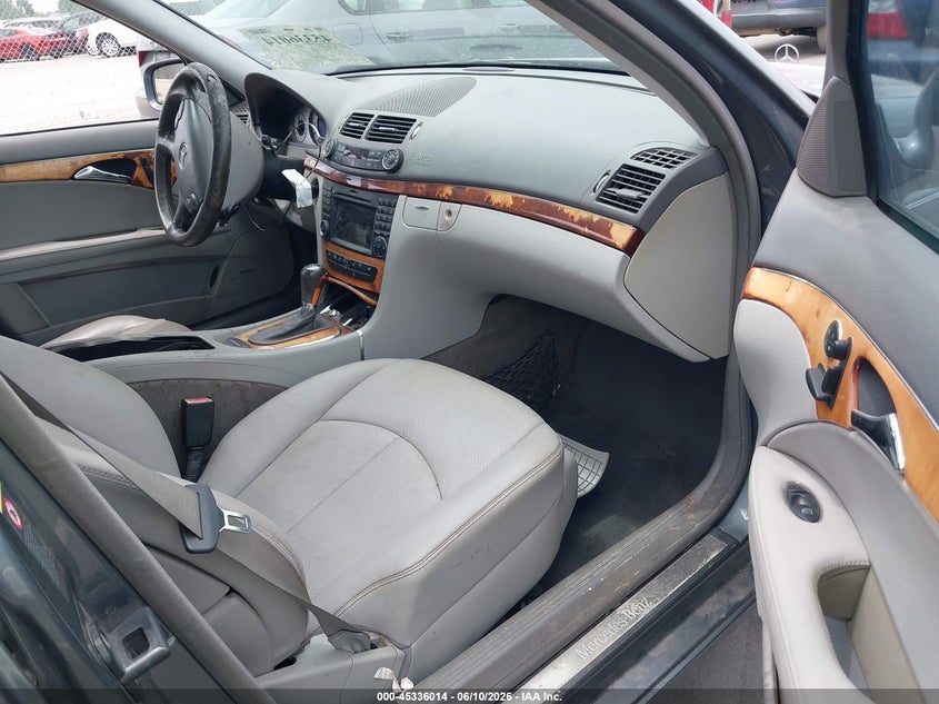 2009 Mercedes-benz E-klasse VIN WDBUF56X89B418971 IAAI salvage auction — WATER/FLOOD, Salvage (North Carolina), sold $25 on 2026-07-22 (photo 5)