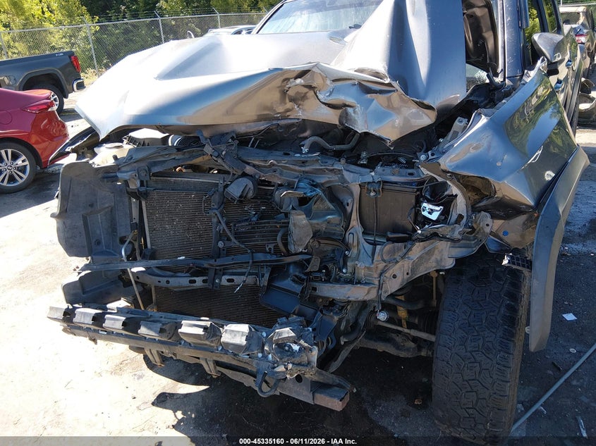 2017 Toyota Tacoma VIN 5TFCZ5AN6HX064265 IAAI salvage auction — FRONT END, Salvage Title, sold $5,400 on 2026-08-01 (photo 6)