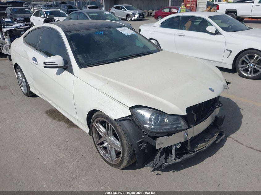 2014 Mercedes-benz C-klasse VIN WDDGJ8JBXEG161292 IAAI salvage auction — FRONT END, Salvage Title, sold $1,050 on 2026-07-15 (photo 1)
