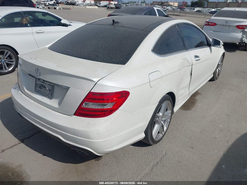2014 Mercedes-benz C-klasse VIN WDDGJ8JBXEG161292 IAAI salvage auction — FRONT END, Salvage Title, sold $1,050 on 2026-07-15 (photo 4)