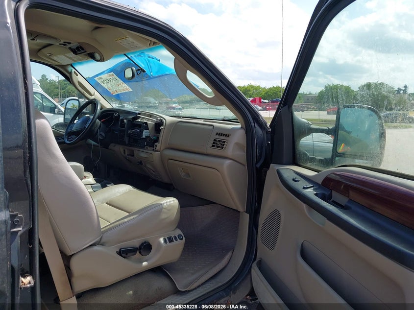 2005 Ford Excursion VIN 1FMSU43P65EB63285 IAAI salvage auction — NORMAL WEAR, Clear (Florida), sold $1,100 on 2026-07-09 (photo 5)