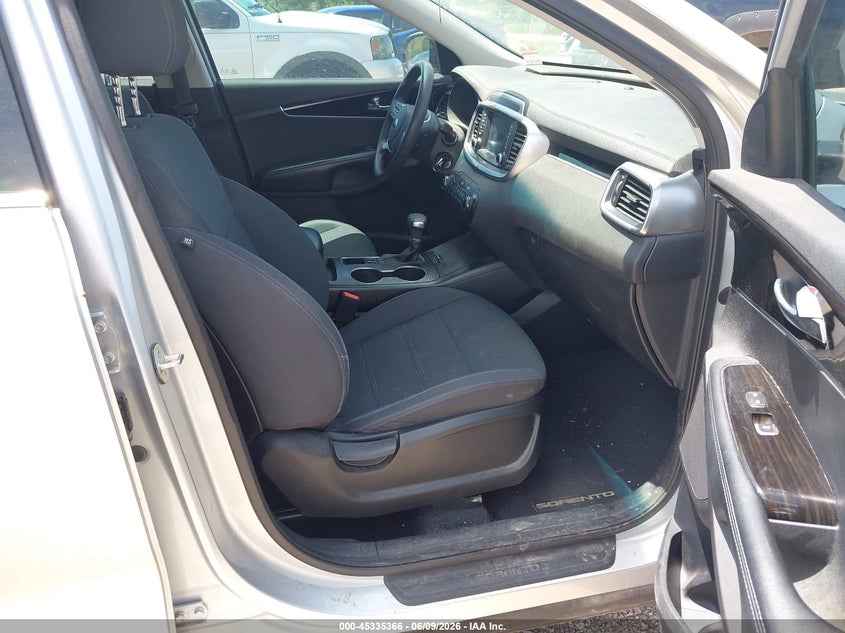 2019 Kia Sorento VIN 5XYPG4A34KG539230 IAAI salvage auction — HAIL, Salvage (Missouri), sold $2,700 on 2026-07-20 (photo 5)