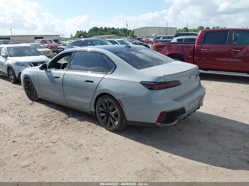 2023 BMW 7er VIN WBA23EH08PCM54262 IAAI salvage auction — WATER/FLOOD, Salvage (Texas), sold $24,900 on 2026-08-12 (photo 3)