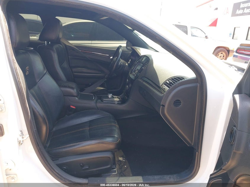 2017 Chrysler 300 VIN 2C3CCABG8HH664675 IAAI salvage auction — WATER/FLOOD, Salvage Title, sold $1,575 on 2026-08-25 (photo 5)