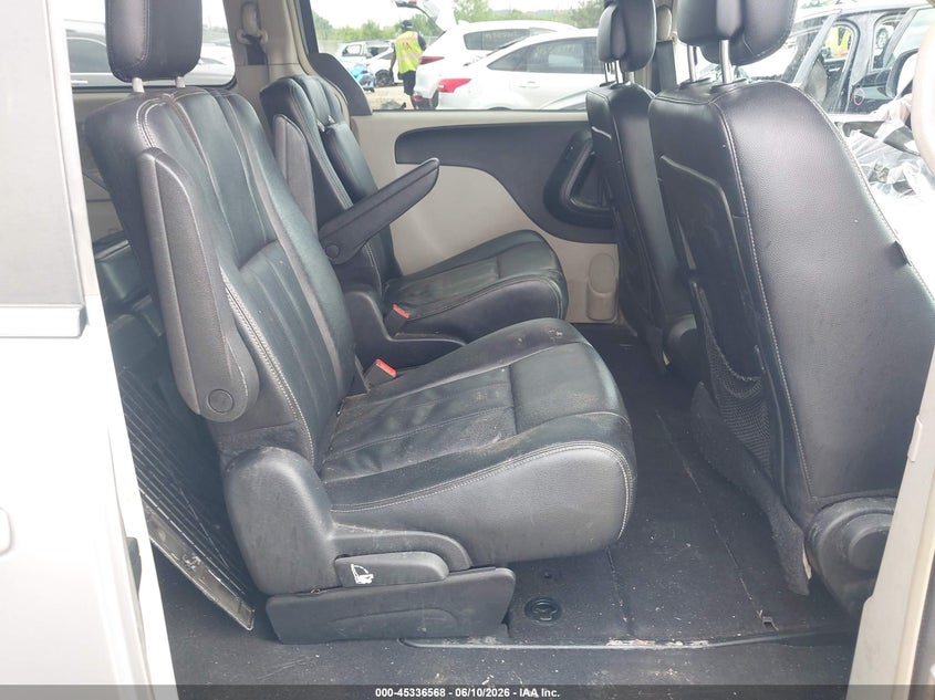 2015 Chrysler Town & country VIN 2C4RC1BG4FR582424 IAAI salvage auction — FRONT & REAR, Salvage Title, sold $300 on 2026-09-01 (photo 8)