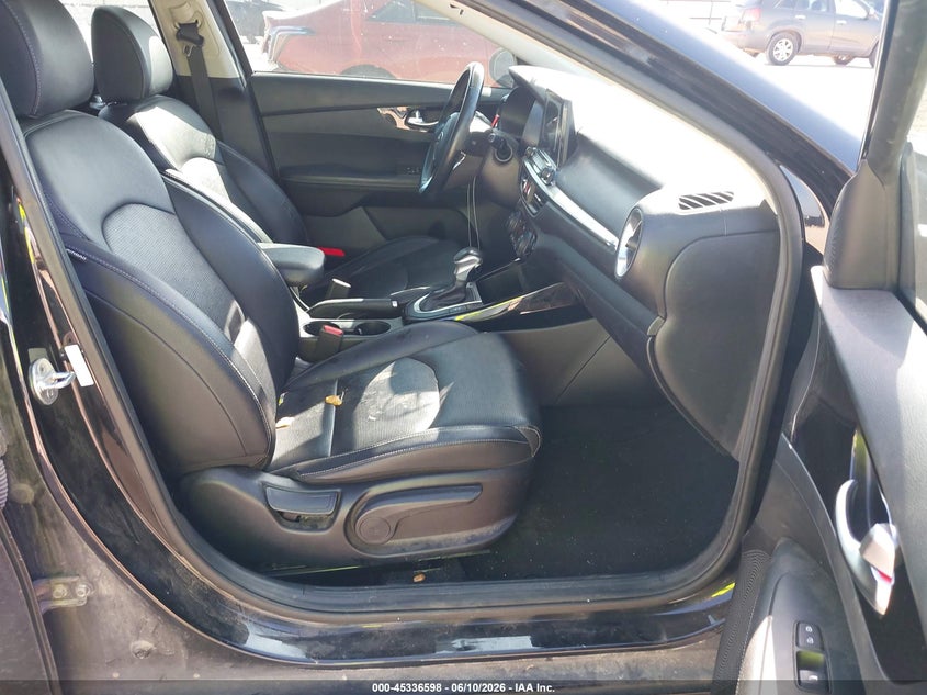 2019 Kia Forte VIN 3KPF54AD0KE029643 IAAI salvage auction — REAR END, Original (Texas), sold $1,750 on 2026-08-27 (photo 5)