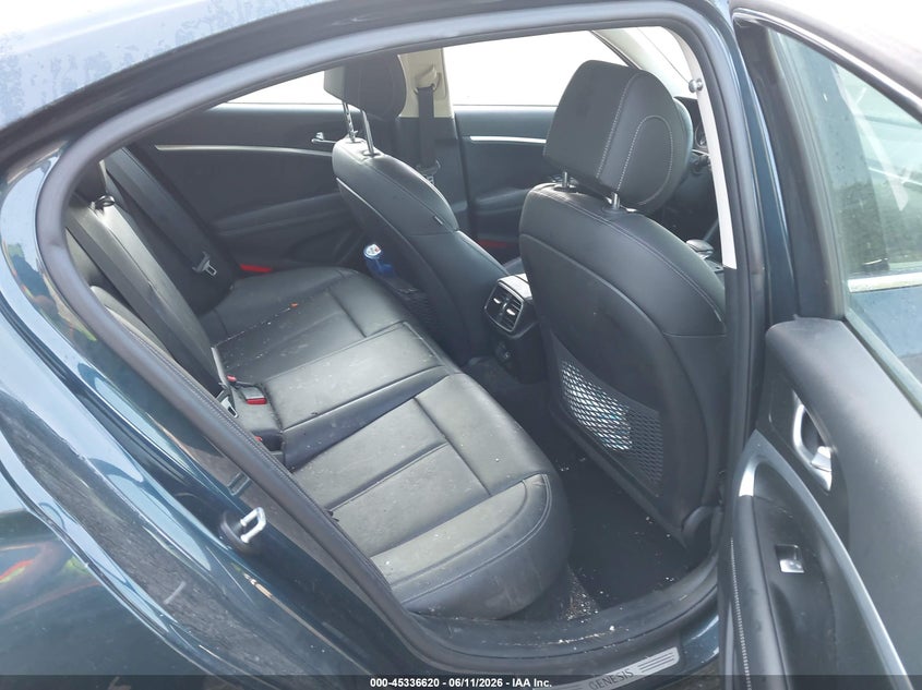 2022 Genesis G70 VIN KMTG34TA6NU101188 IAAI salvage auction — RIGHT FRONT, Salvage Title, sold $5,850 on 2026-07-28 (photo 8)