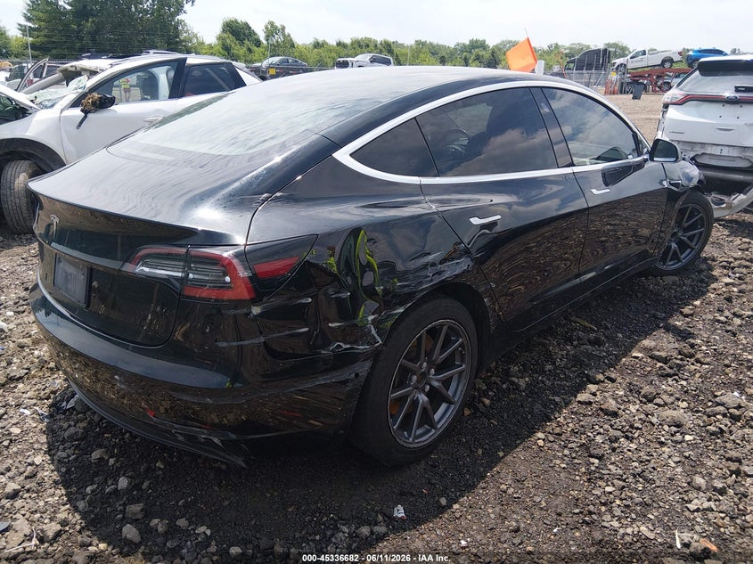 2018 Tesla Model 3 VIN 5YJ3E1EA5JF071011 IAAI salvage auction — RIGHT SIDE, Salvage (Ohio), sold $3,200 on 2026-07-08 (photo 4)