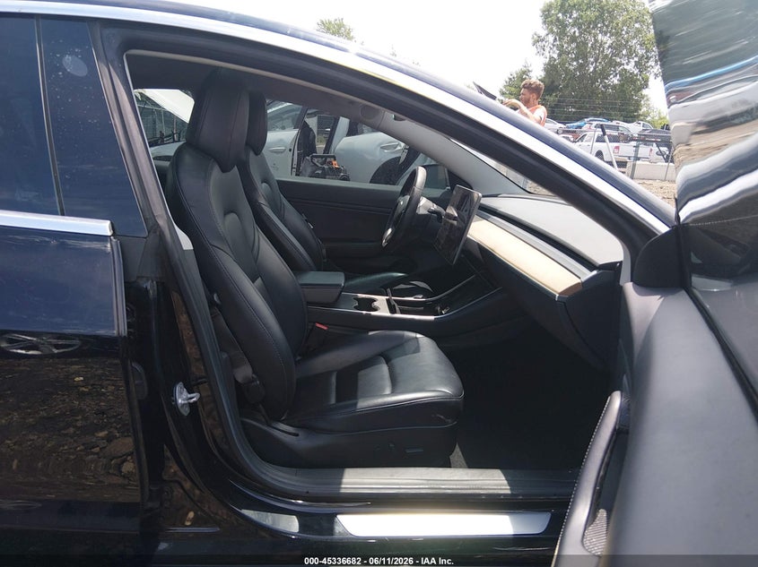 2018 Tesla Model 3 VIN 5YJ3E1EA5JF071011 IAAI salvage auction — RIGHT SIDE, Salvage (Ohio), sold $3,200 on 2026-07-08 (photo 5)