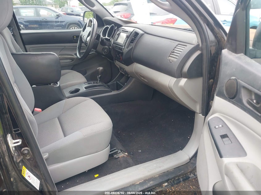 2013 Toyota Tacoma VIN 5TFUU4EN0DX075893 IAAI salvage auction — LEFT & RIGHT, Clear (Illinois), sold $4,000 on 2026-07-06 (photo 5)