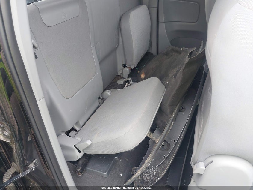 2013 Toyota Tacoma VIN 5TFUU4EN0DX075893 IAAI salvage auction — LEFT & RIGHT, Clear (Illinois), sold $4,000 on 2026-07-06 (photo 8)