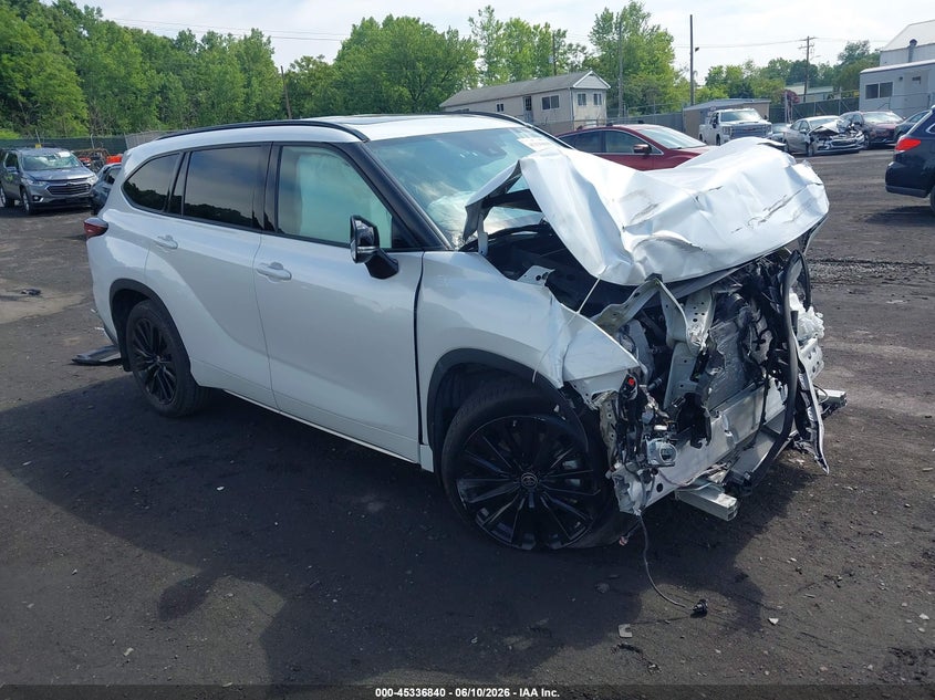 2024 Toyota Highlander VIN 5TDKDRBH7RS540623 IAAI salvage auction — FRONT END, Salvage (Pennsylvania), sold $9,700 on 2026-07-28 (photo 1)
