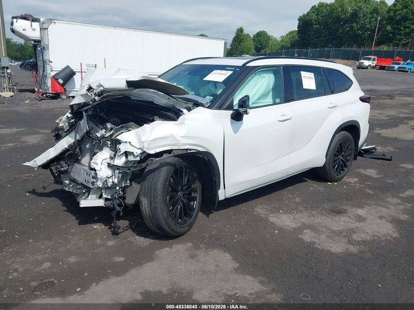 2024 Toyota Highlander VIN 5TDKDRBH7RS540623 IAAI salvage auction — FRONT END, Salvage (Pennsylvania), sold $9,700 on 2026-07-28 (photo 2)