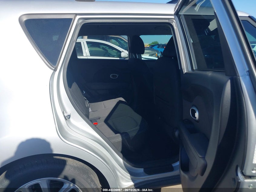 2019 Kia Soul VIN KNDJP3A55K7656331 IAAI salvage auction — LEFT SIDE, Salvage Title, sold $1,800 on 2026-08-01 (photo 8)