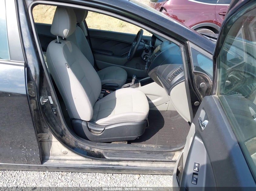 2016 Kia Forte VIN KNAFX4A6XG5499092 IAAI salvage auction — FRONT END, Clear (Virginia), sold $650 on 2026-07-28 (photo 5)