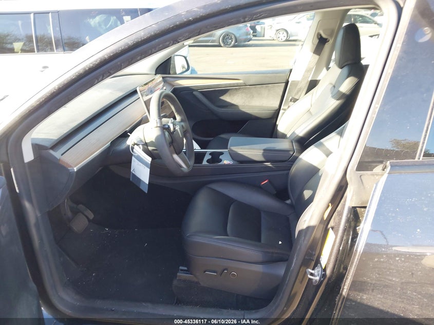 2025 Tesla Model y VIN 7SAYGDED8SF306453 IAAI salvage auction — RIGHT SIDE, Salvage Title, sold $11,750 on 2026-07-31 (photo 5)