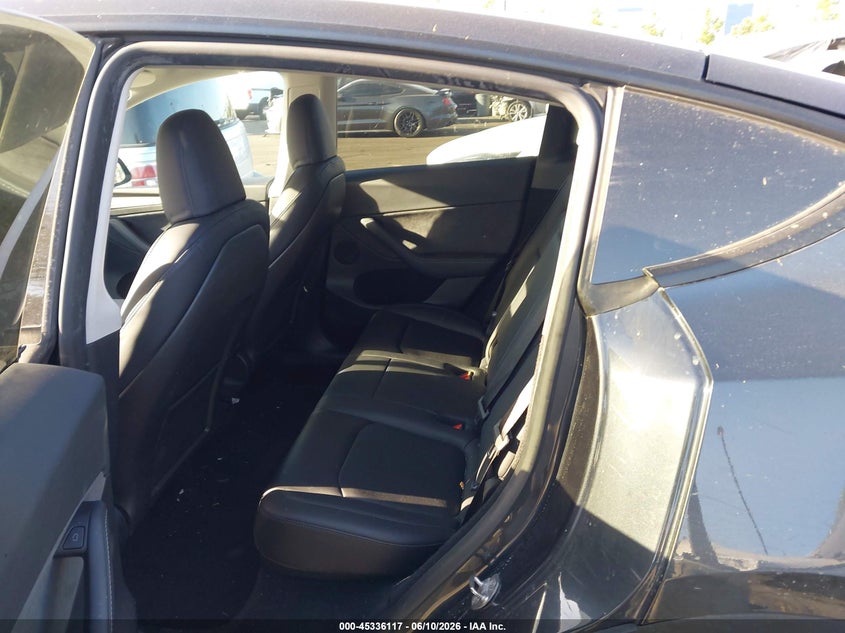 2025 Tesla Model y VIN 7SAYGDED8SF306453 IAAI salvage auction — RIGHT SIDE, Salvage Title, sold $11,750 on 2026-07-31 (photo 8)