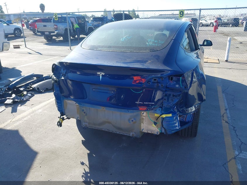 2022 Tesla Model 3 VIN 5YJ3E1EB3NF366381 IAAI salvage auction — REAR END, Salvage Title, sold $9,100 on 2026-07-29 (photo 6)