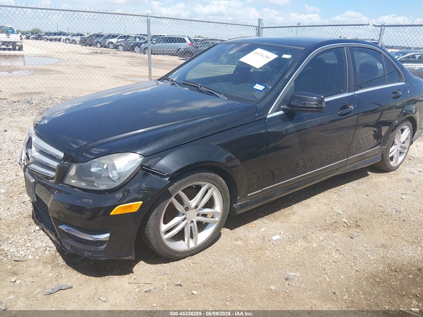 2013 Mercedes-benz C-klasse VIN WDDGF4HB4DA742420 IAAI salvage auction — NORMAL WEAR, Original (Texas), sold $550 on 2026-07-21 (photo 2)