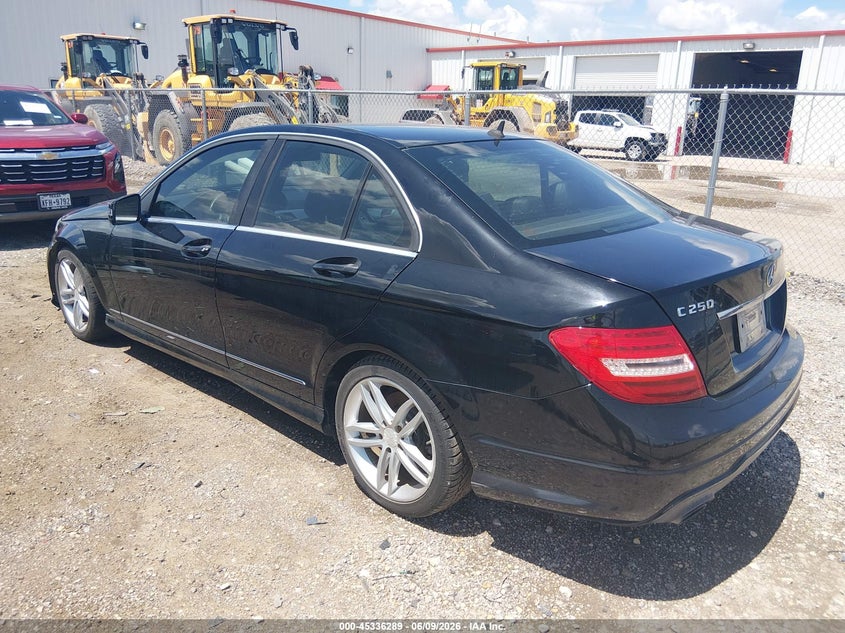 2013 Mercedes-benz C-klasse VIN WDDGF4HB4DA742420 IAAI salvage auction — NORMAL WEAR, Original (Texas), sold $550 on 2026-07-21 (photo 3)