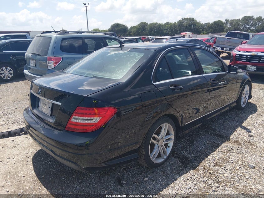 2013 Mercedes-benz C-klasse VIN WDDGF4HB4DA742420 IAAI salvage auction — NORMAL WEAR, Original (Texas), sold $550 on 2026-07-21 (photo 4)