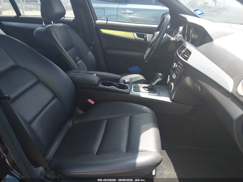 2013 Mercedes-benz C-klasse VIN WDDGF4HB4DA742420 IAAI salvage auction — NORMAL WEAR, Original (Texas), sold $550 on 2026-07-21 (photo 5)