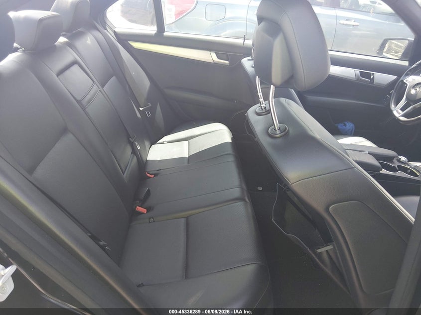 2013 Mercedes-benz C-klasse VIN WDDGF4HB4DA742420 IAAI salvage auction — NORMAL WEAR, Original (Texas), sold $550 on 2026-07-21 (photo 8)
