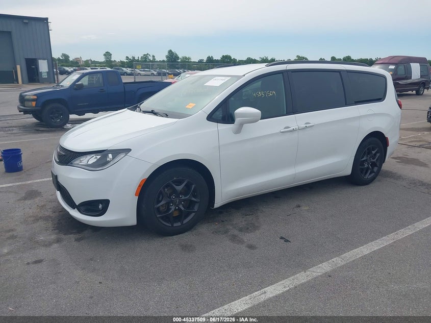 2018 Chrysler Pacifica VIN 2C4RC1BG0JR235942 IAAI salvage auction — HAIL, Clear (Indiana), sold $5,100 on 2026-07-15 (photo 2)
