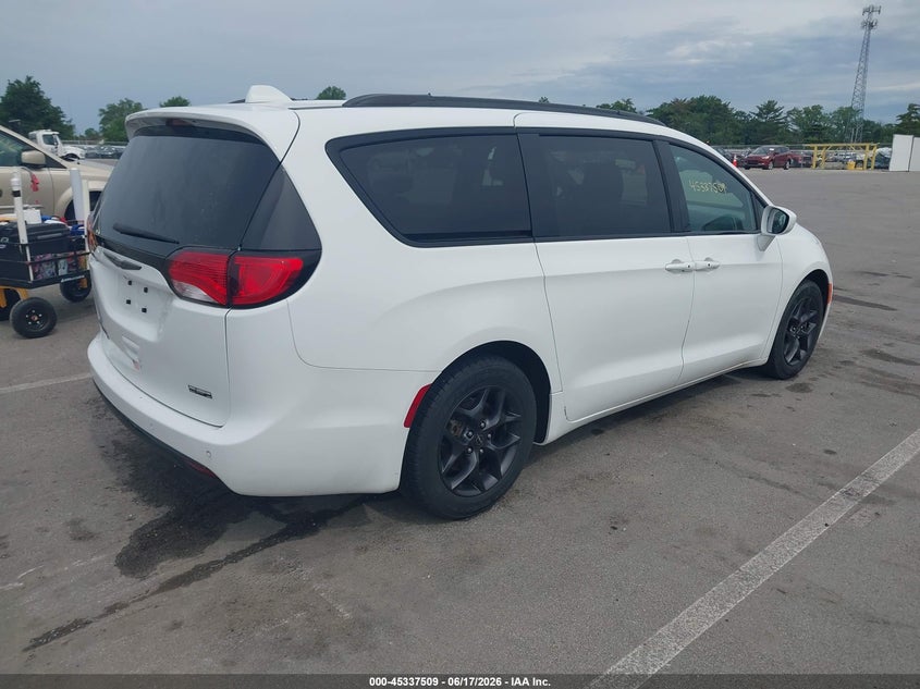 2018 Chrysler Pacifica VIN 2C4RC1BG0JR235942 IAAI salvage auction — HAIL, Clear (Indiana), sold $5,100 on 2026-07-15 (photo 4)