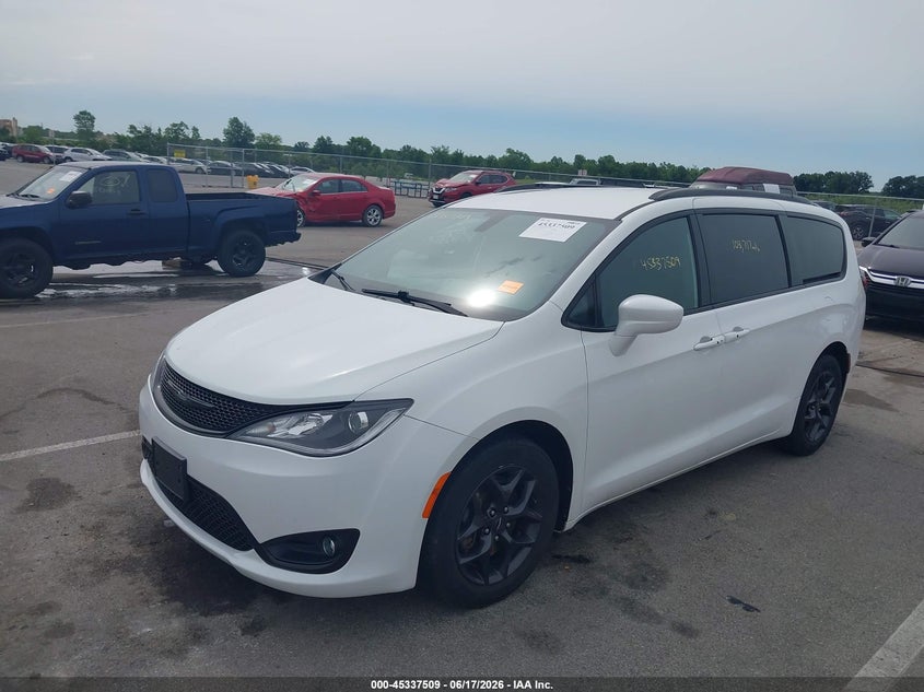 2018 Chrysler Pacifica VIN 2C4RC1BG0JR235942 IAAI salvage auction — HAIL, Clear (Indiana), sold $5,100 on 2026-07-15 (photo 6)