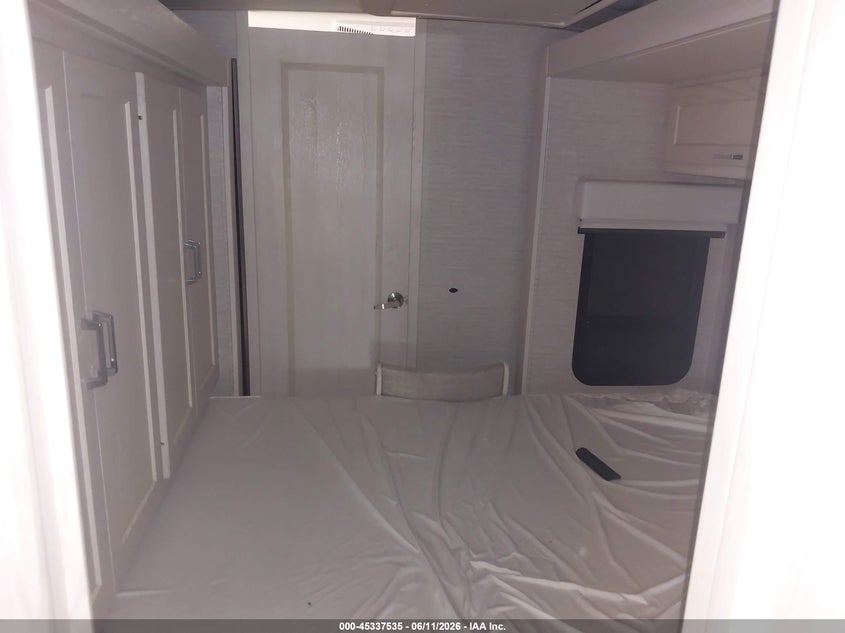 2021 Winnebago Freightliner chassis VIN 4UZACJFC1MCMK8646 IAAI salvage auction — WATER/FLOOD, Salvage (North Carolina), sold $32,250 on 2026-08-12 (photo 8)
