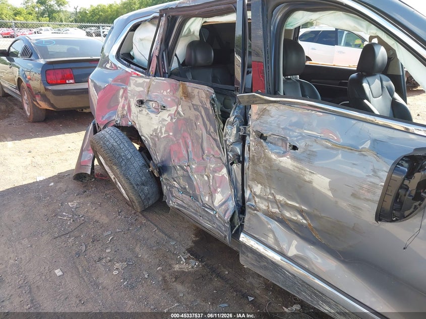 2020 Kia Telluride VIN 5XYP24HC9LG032961 IAAI salvage auction — RIGHT SIDE, Salvage (Tennessee), sold $3,350 on 2026-07-16 (photo 6)