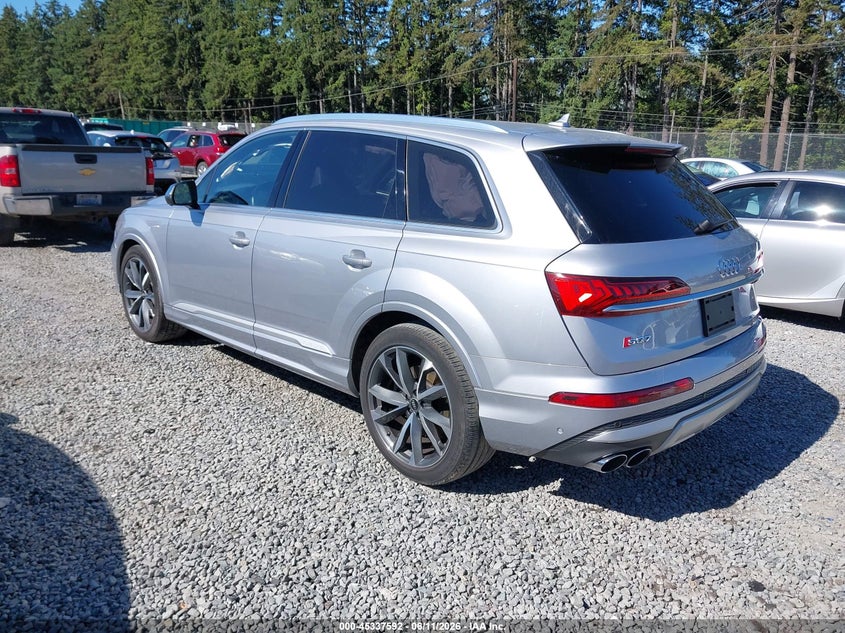 2022 Audi Sq7 VIN WA1VWBF78ND000035 IAAI salvage auction — SIDE, Salvage Title, sold $17,600 on 2026-08-01 (photo 3)