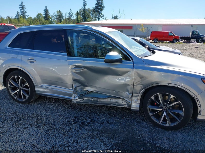 2022 Audi Sq7 VIN WA1VWBF78ND000035 IAAI salvage auction — SIDE, Salvage Title, sold $17,600 on 2026-08-01 (photo 6)