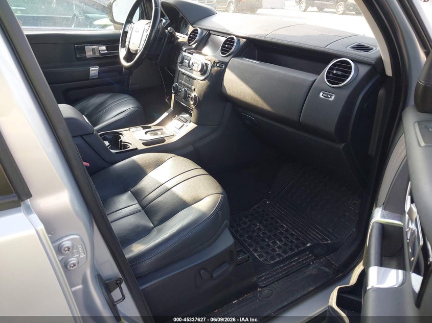 2016 Land rover Lr4 VIN SALAG2V62GA839105 IAAI salvage auction — NORMAL WEAR, Clear (North Carolina), sold $750 on 2026-07-15 (photo 5)