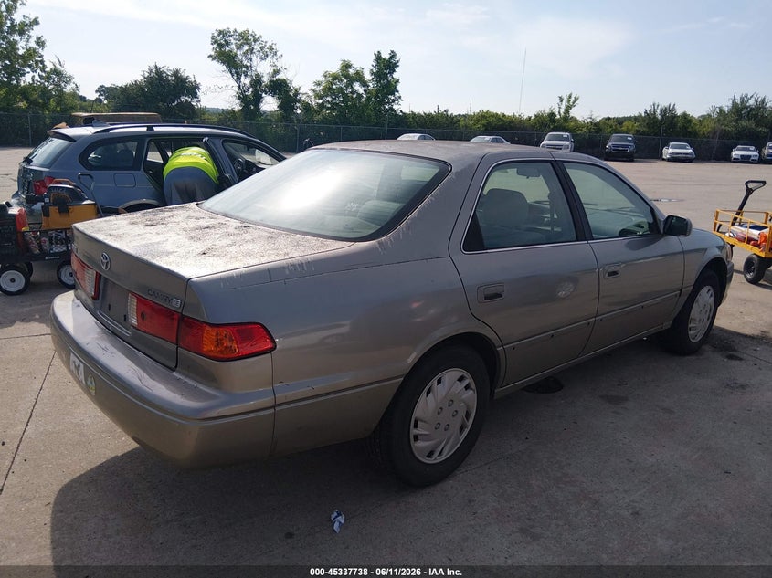 2000 Toyota Camry VIN JT2BG22K8Y0482025 IAAI salvage auction — NORMAL WEAR, Clear (Missouri), sold $125 on 2026-07-07 (photo 4)