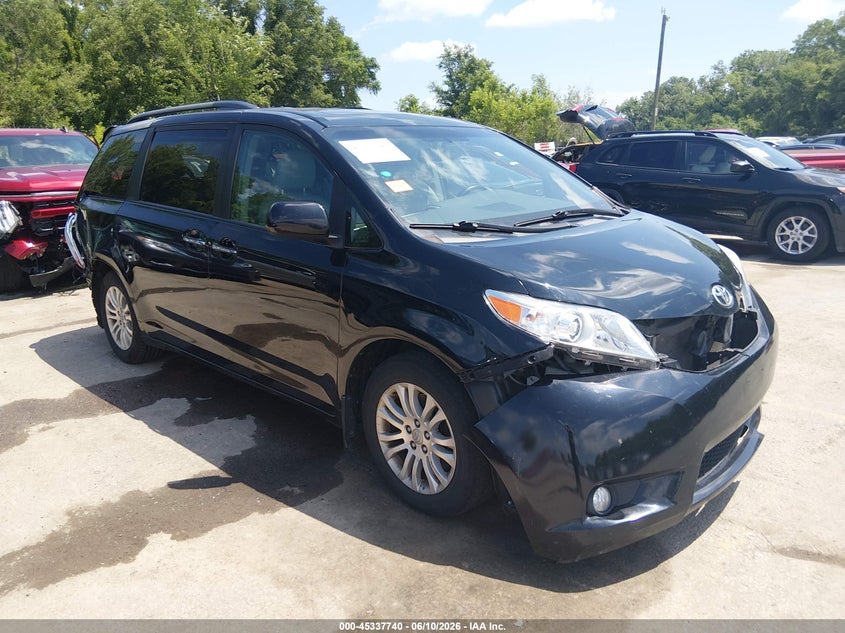 2017 Toyota Sienna VIN 5TDYZ3DC9HS873446 IAAI salvage auction — FRONT & REAR, Salvage (Missouri), sold $3,225 on 2026-07-15 (photo 1)