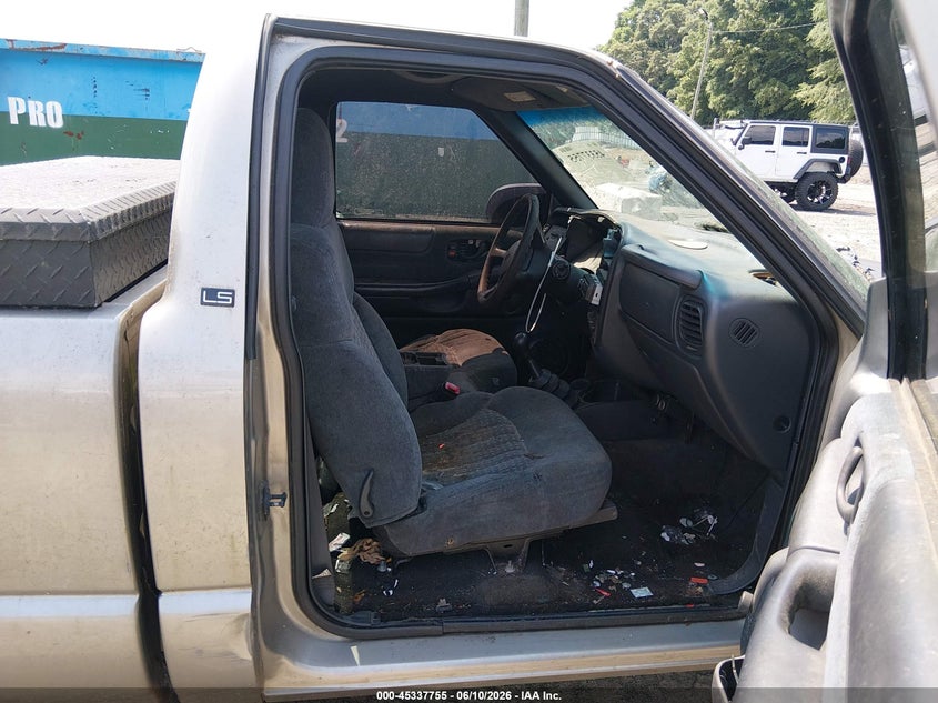 2000 Chevrolet S-10 pickup VIN 1GCCS144XY8177436 IAAI salvage auction — TRANSMISSION, Clear (Georgia), sold $275 on 2026-07-09 (photo 5)