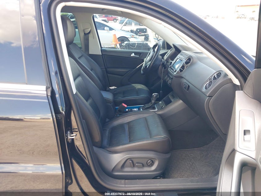 2017 Volkswagen Tiguan VIN WVGTV7AX4HW507202 IAAI salvage auction — FRONT END, Salvage Title, sold $1,750 on 2026-08-19 (photo 5)